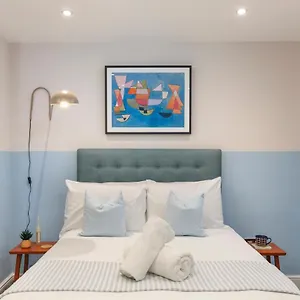 coastal-chic-retreat-in-central-brighton.brighton-hotels-england.com/